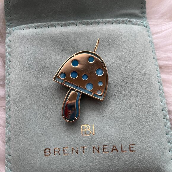 Brent Neale Large Mushroom Pendant in 18K Yellow Gold - Picture 3 of 4